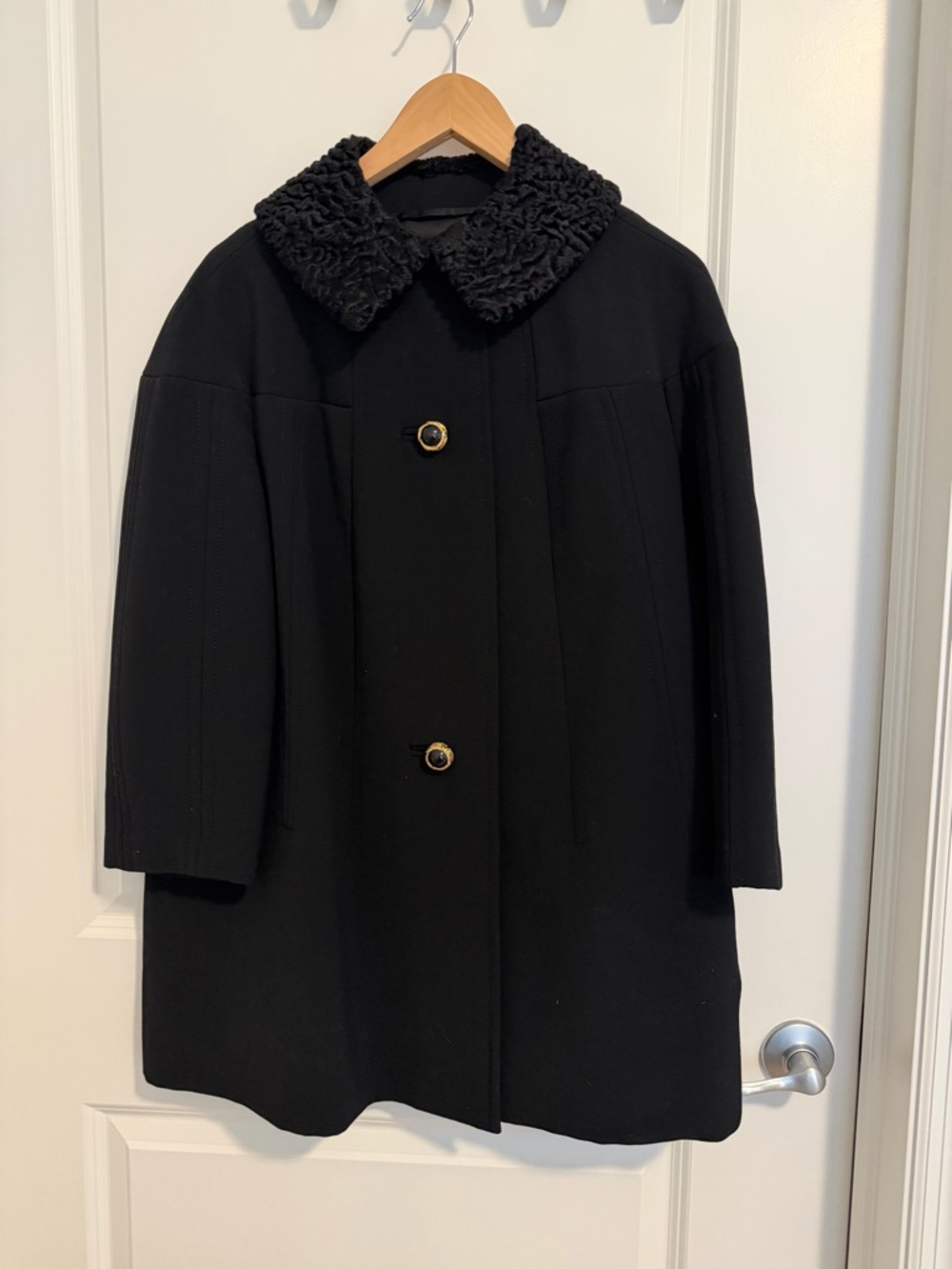 Vintage Black  Car length Coat with Faux-Fur Collar